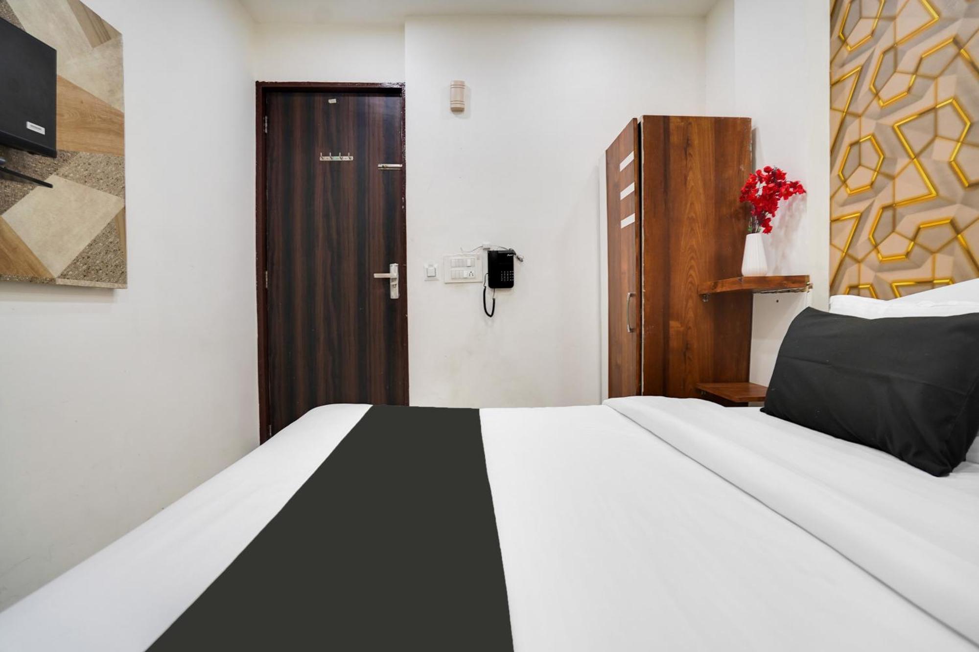 Super Oyo Hotel O Sky Wings Ajmer Bagian luar foto